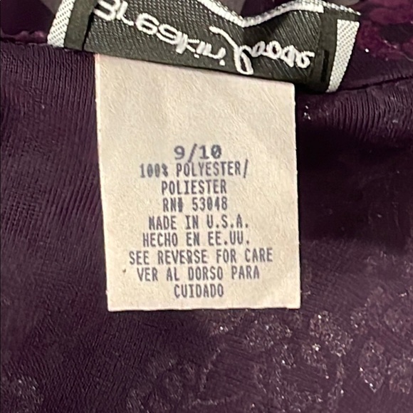 Deep Purple Sheer Lace V-Neck Long Blouse - Picture 12 of 15